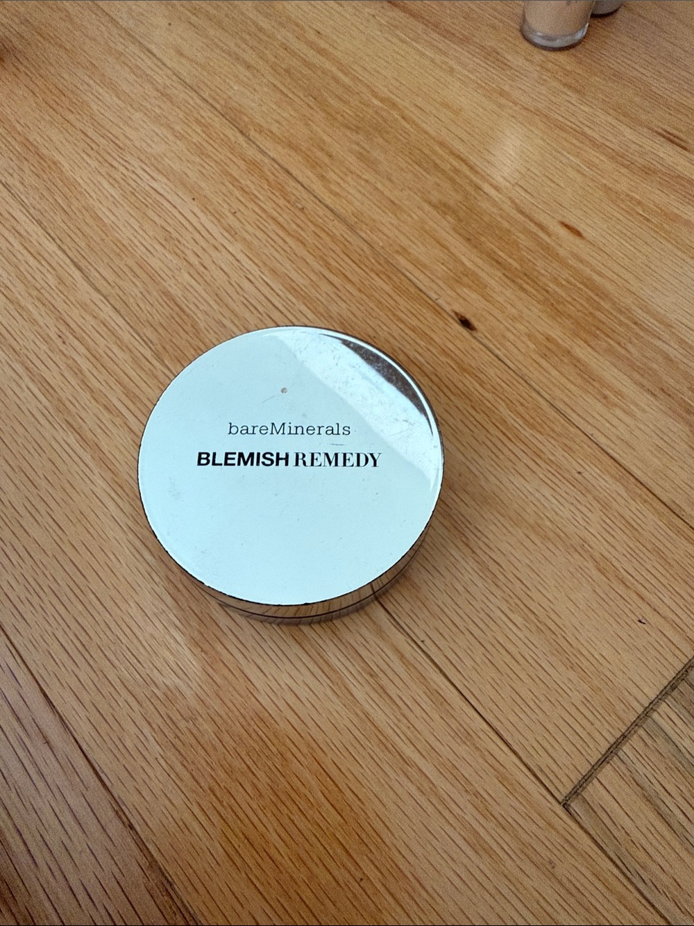 bareMinerals Blemish Remedy Face Powder Rare Discontinued Clearly Porcelain 01